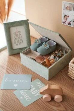 Coffret Cadeau Cadre + Boite à Compartiments En Velours Vert - Vertbaudet -Chambre Douillette Soldes coffret cadeau cadre boite a compartiments en velours 4