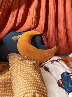 Coussin Lune En Velours EDEN INDIA Ocre - Vertbaudet -Chambre Douillette Soldes coussin lune en velours eden india 2