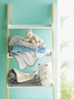 Couverture En Microfibre Imprimée étoiles Gris Clair - Vertbaudet -Chambre Douillette Soldes couverture en microfibre imprimee etoiles 4