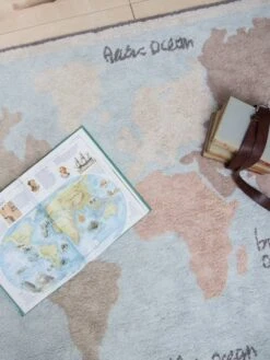 Tapis Coton Lavable Mappemonde LORENA CANALS Bleu Ciel - Lorena Canals -Chambre Douillette Soldes tapis coton lavable mappemonde lorena canals 2